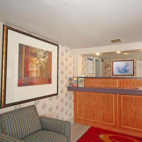 The Townhouse Inn High Point Interior photo